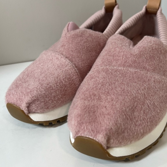 NWT Brand New Size 11 Toms Blush Ballet Pink Felt Flats Slip-On Shoes - Picture 3 of 13